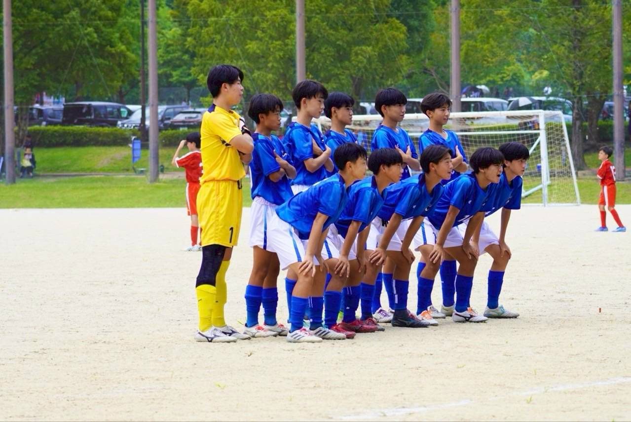 ゴール前に並ぶ選手たち